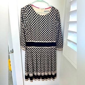 Pleated black and white dress